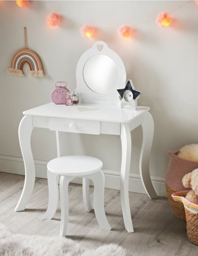 Vanity set dressing - vanity,